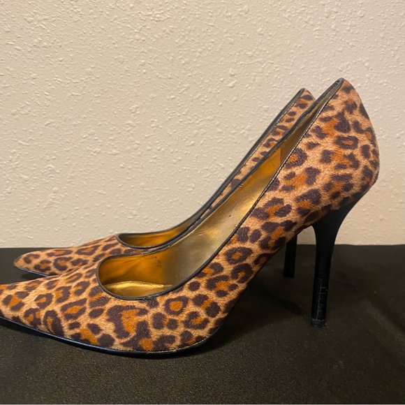 Guess Farren Leopard Cheetah Calf Hair Classy Pumps Heels Dress Shoes size 8 - Picture 3 of 7